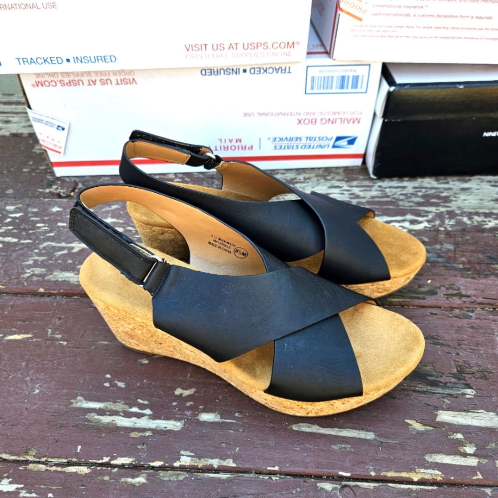 Cushionaire Women's Platform Sandals Size 8.5 - Picture 6 of 16